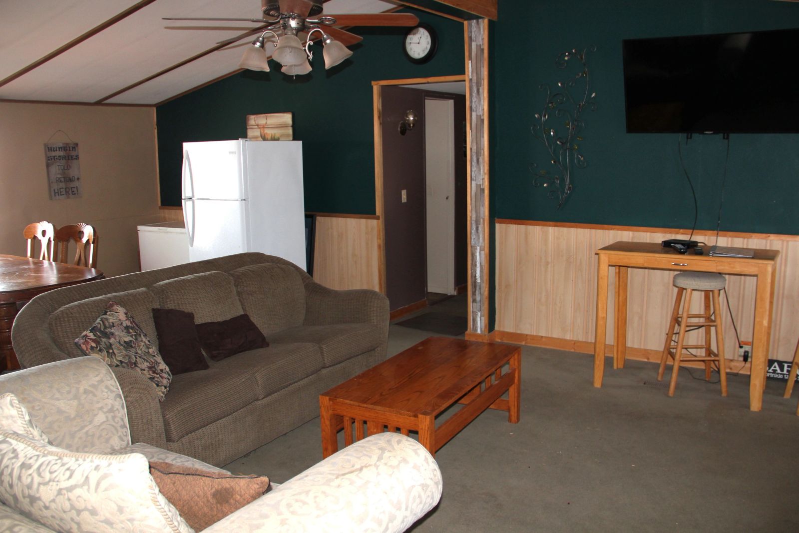 Dakota Winds Motel, Kimball, SD — Kimball, SD real estate photo thumbnail 15