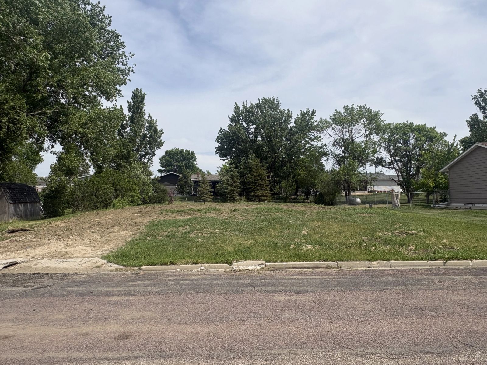 846 Pine Street Bare Residential Lot, Winner, SD — Winner, SD real estate photo thumbnail 3