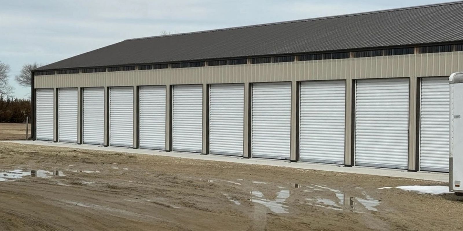 Shippy Storage units in Winner, South Dakota with roll-up doors