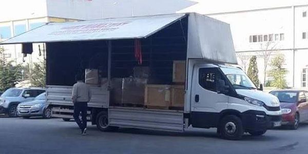 Ankara'dan şehirler arası sevkiyat sigortalı ve garantili taşıma kamyona profesyonel eşya yüklemesi.