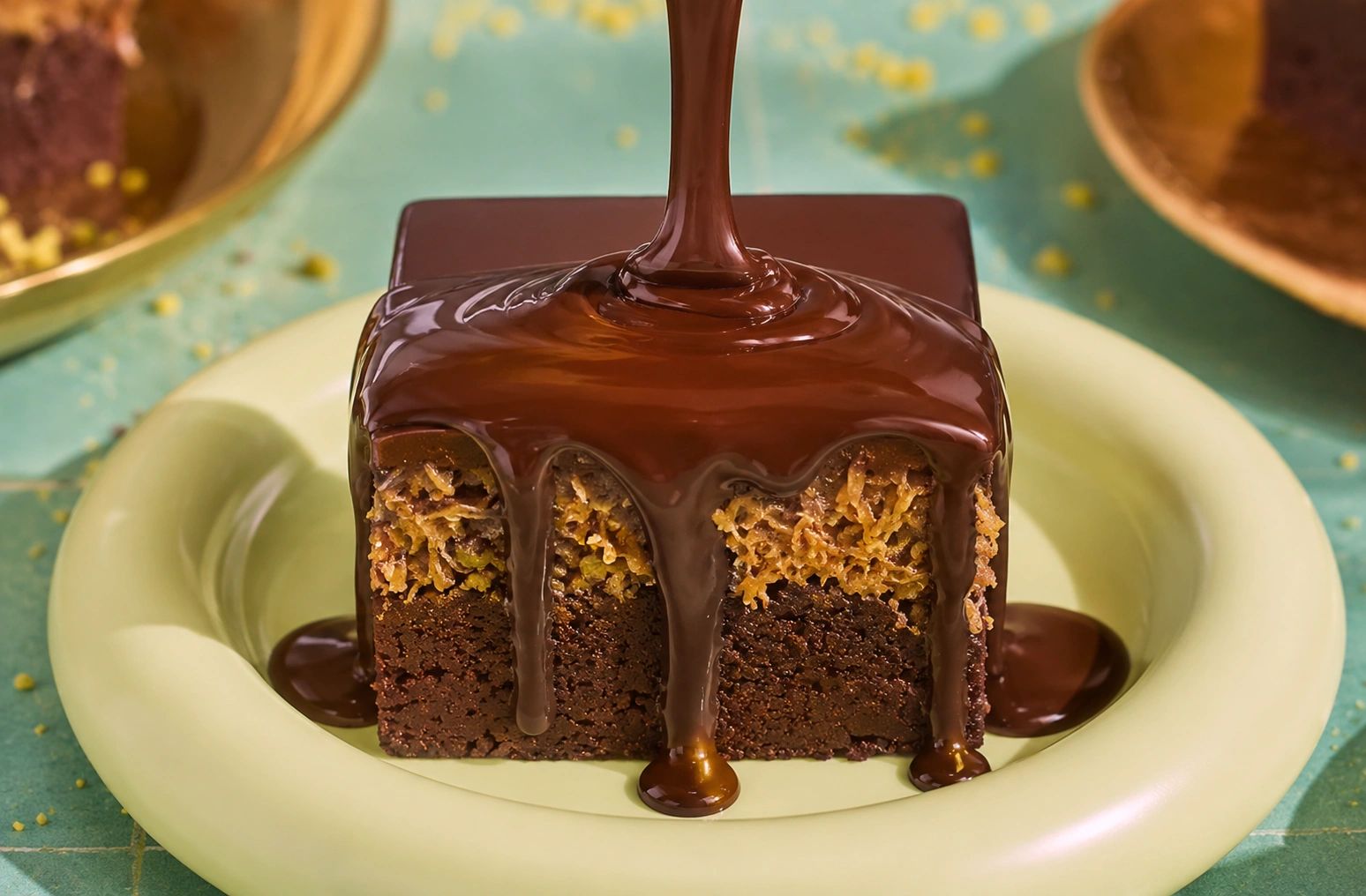 Dubai brownie. Layers of fudgy chocolate brownie, silky pistachio cream, and crispy toasted Kataifi.
