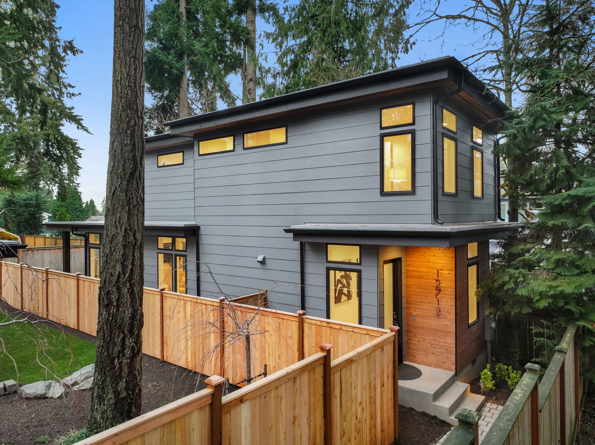 //img1.wsimg.com/isteam/ip/9ef9c20c-a023-464b-8d60-5b411564a19b/4-web-or-mls-12712-ne-72nd-st-17b8315.jpg/:/rs=w:1300,h:800