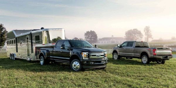 Ford Super Duty F-250 F-350 F-450
XLT King Ranch Platinum Limited Lariat