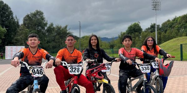 BMX niños Bogotá 
cursos BMX club Bogotá
Club Saltamontes
BMX escuela niños y niñas
BMX Bogotá
ELITE