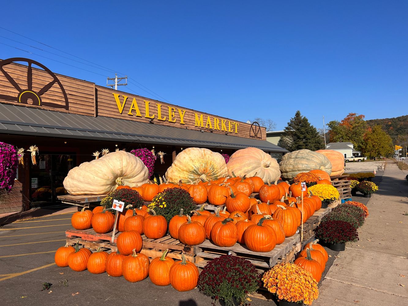 VALLEY MARKET