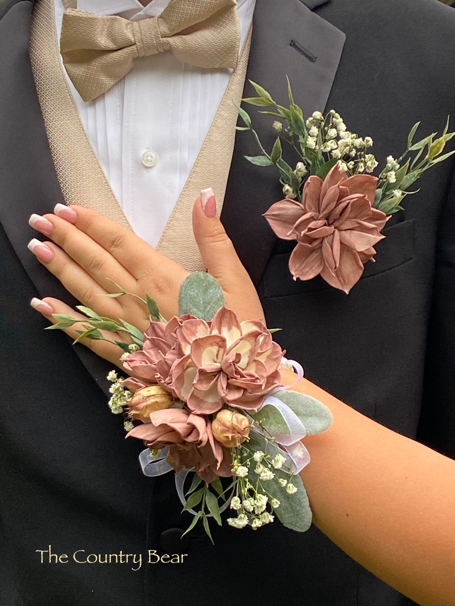 Our most popular Corsage & Bout Set