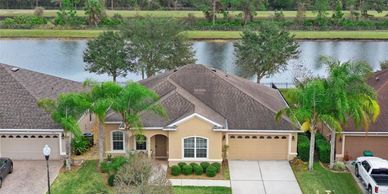 home for sale in upper east side of orlando cypress lakes 32820. 