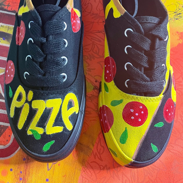 THE HAND-PAINTED WORD PIZZA ONE SHOE AND THE OTHER SHOE HAS A SLICE OF CANVAS  SNEAKER 