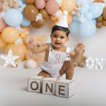 First birthday cake smash photoshoot in Birmingham

