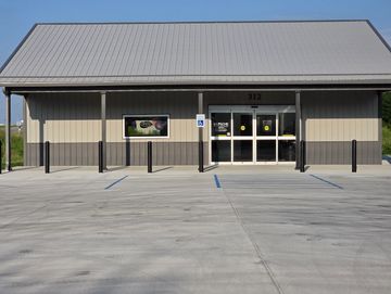 Wasche Laundromat Facility in Jasper, MO