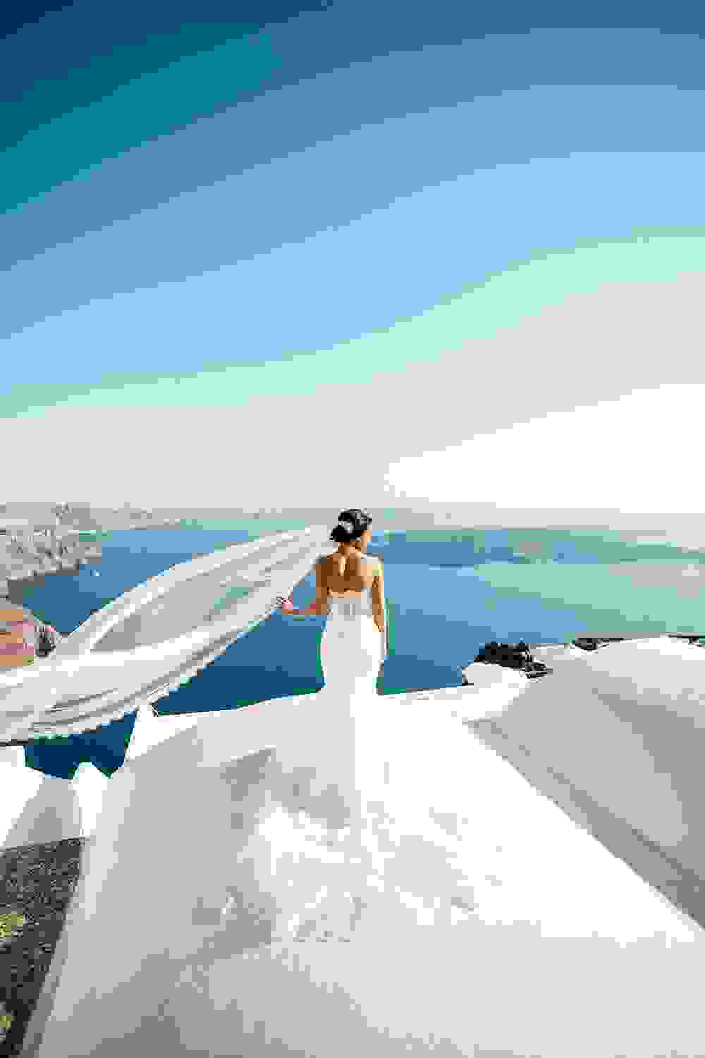 https://www.evarendl.com/weddings
Santorini bride