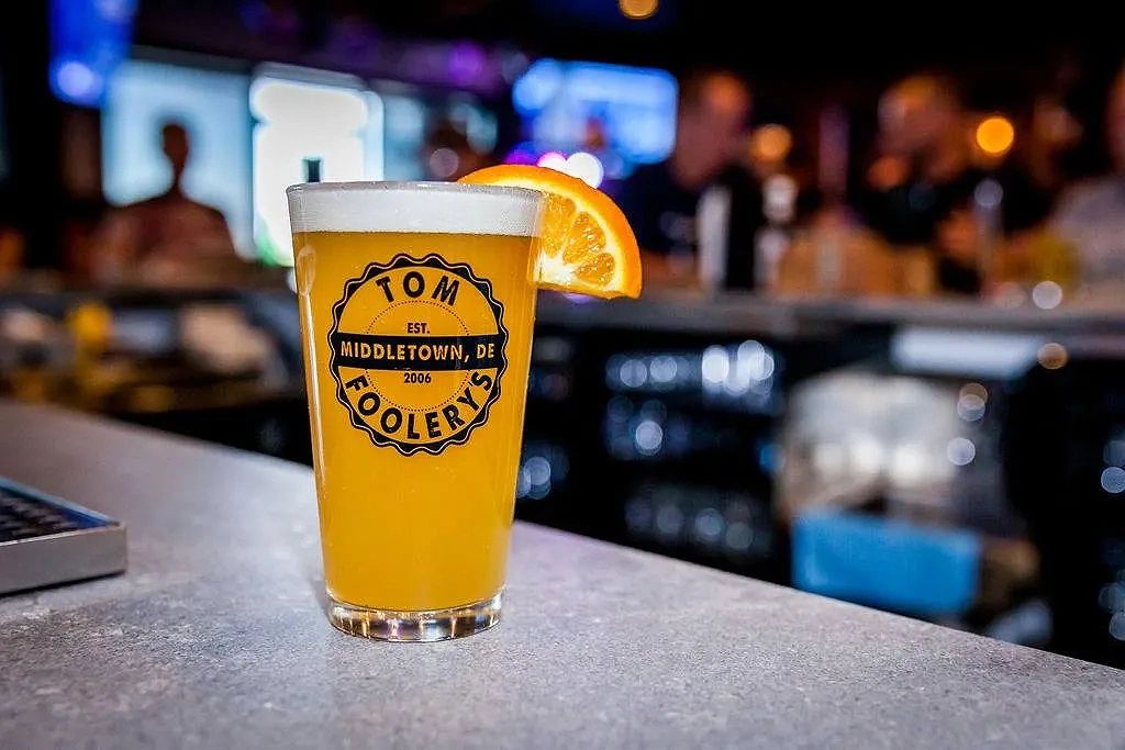 Tom Foolery's Restaurant & Bar restaurant logo - View nutrition facts, calories, and macros for menu items at 714 Ash Blvd Middletown, DE 19709