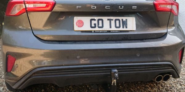 Ford Focus detatchable towbar fitting Corby