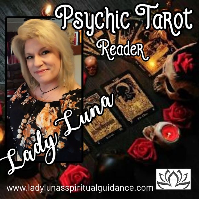 Psychic tarot reader Lady Luna smiling 