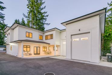 New Home with large sop in Langley BC