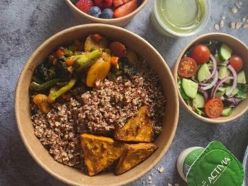 Healthy quinoa bowl with grilled tofu and vegetables.