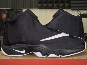 Nike Air Zoom Flight The Glove
'Black and White'
IV6206-010
Release Date: July 2026