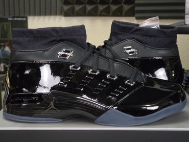 Air Jordan 17 Low
'Black Patent'
IV7640-001
Release Date: August 2026