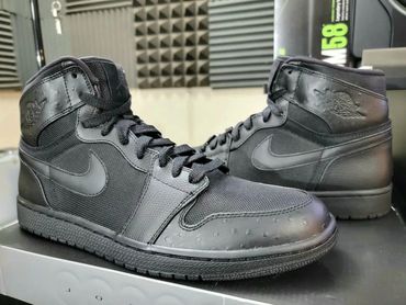 Air Jordan 1 High Retro
'Black Ostrich'
332550-002
Release Date: August 2009