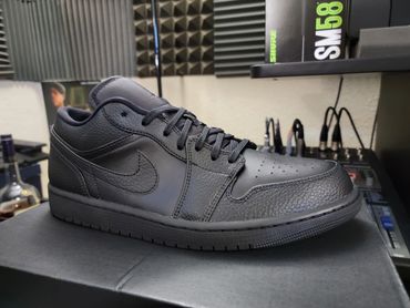 Air Jordan 1 Low
'Triple Black'
553558-091
Release Date: August 2020