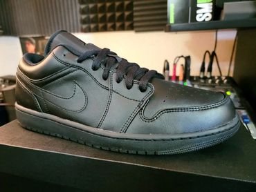 Air Jordan 1 Low
'Triple Black'
553558-093
Release Date: September 2022
