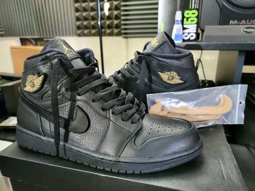 Air Jordan 1 Retro
'Black History Month 2017'
908656-001
Release Date: February 2017