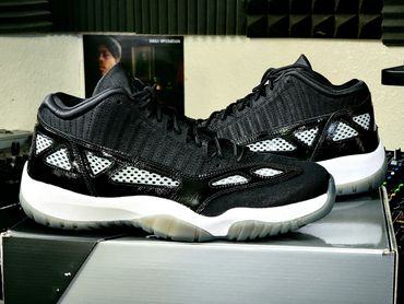 Air Jordan 11 Retro Low IE
'Black White'
919712-001
Release Date: September 2023