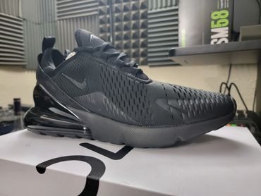 Nike Air Max 270
'Triple Black'
AH8050-005
Release Date: March 2018