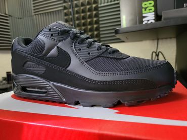 Nike Air Max 90 Recraft
'Triple Black'
CN8490-003
Release Date: January 2020