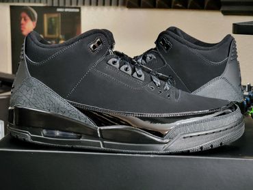 Air Jordan 3 Retro
'Black Cat'
CT8532-001
Release Date: January 2025