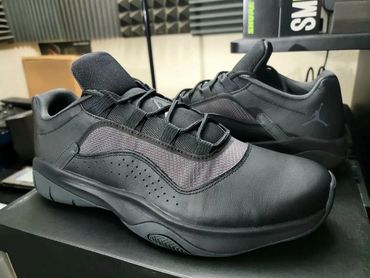 Air Jordan 11 CMFT Low
'Triple Black'
CW0784-003
Release Date: September 2021