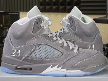 Air Jordan 5 Retro
'Wolf Grey'
DD0587-002
Release Date: February 2026