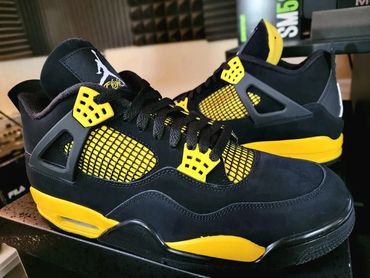 Air Jordan 4 Retro
'Thunder'
DH6927-017
Release Date: May 2023