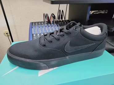 Nike SB Chron 2 Canvas
'Triple Black'
DM3494-002
Release Date: July 2021