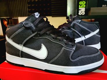 Nike Dunk Mid
'Off Noir White'
DV0830-001
Release Date: March 2023