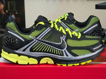 Nike Zoom Vomero 5
'Lemon Venom'
FB9149-702
Release Date: April 2024
