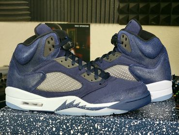 Air Jordan 5 Retro SE
'Midnight Navy'
FD6812-400
Release Date: November 2023