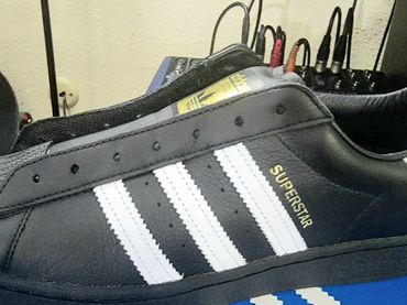 Adidas Superstar Laceless
'Black / White'
FV3018
Release Date: February 2020