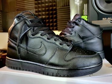 Nike Dunk High By You
'Triple Black'
FV5511-900
Release Date: March 2023