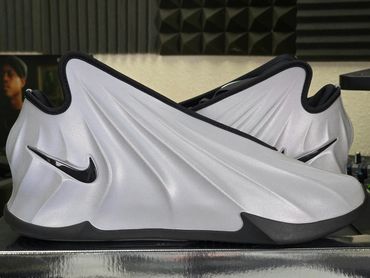 Nike GT Future
'Metallic Silver'
FZ5590-002
Release Date: December 2025
