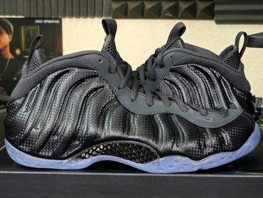 Nike Air Foamposite One
'Carbon Fiber'
HF2902-002
Release Date: October 2025