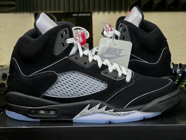Air Jordan 5 Retro OG
'Black Metallic Reimagined'
HF3975-001
Release Date: February 2025