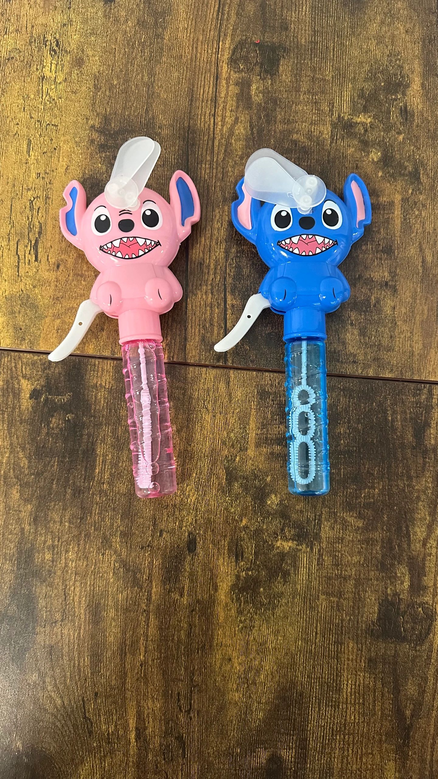 Lilo & Stitch bubble wands with fan