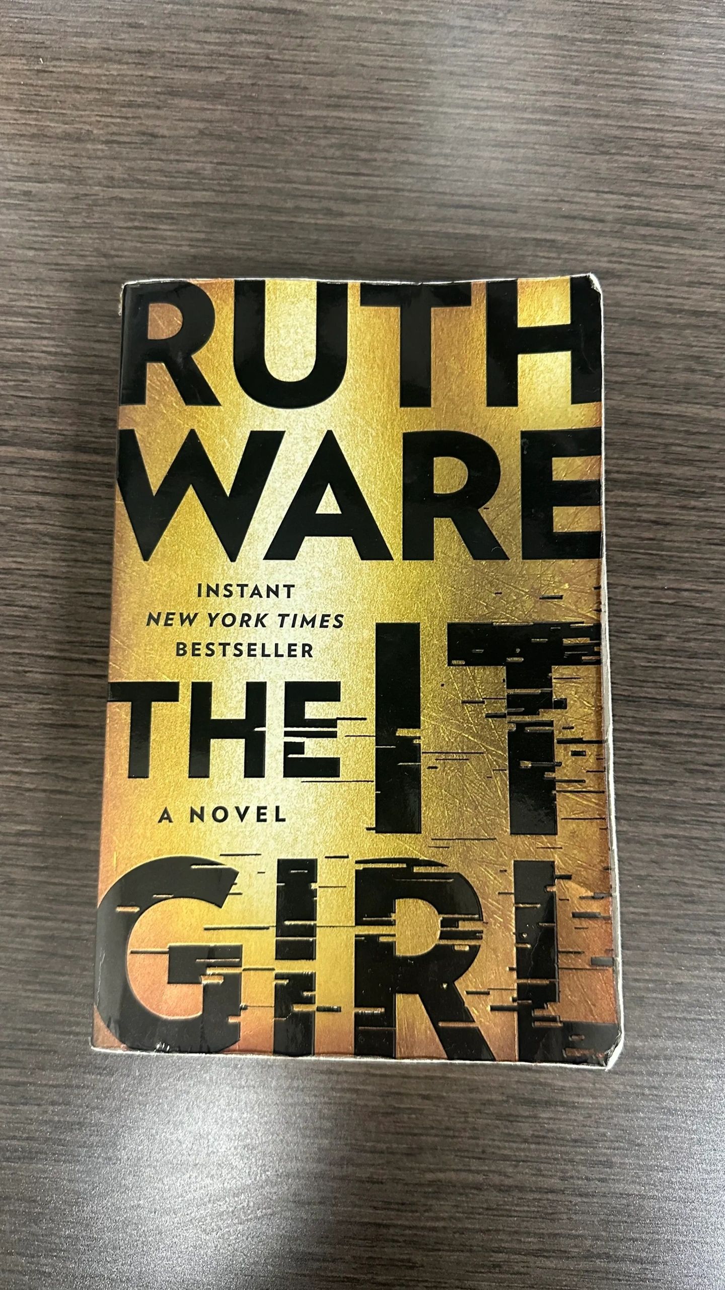 Ruth Ware- The IT Girl