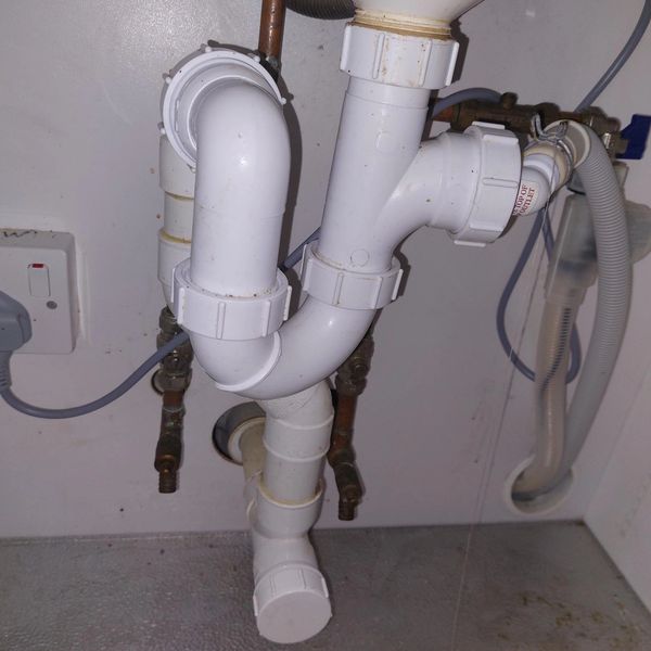 A kitchen sink unblocked in Ware