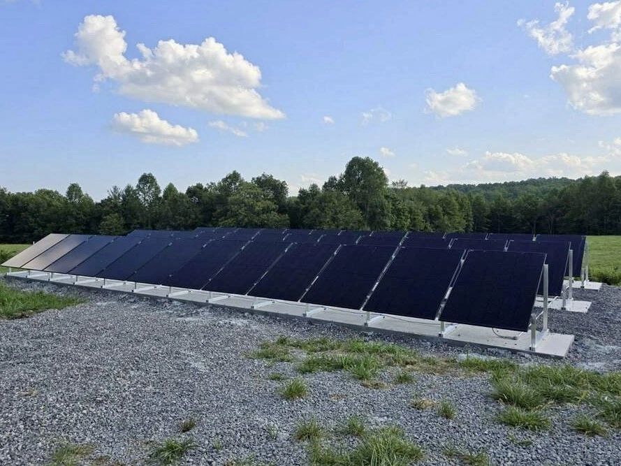 Panneau solaire professionnel au sol en zinc noir