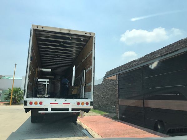 alt="Mudanzas locales y nacionales con Transportes Suaso, servicio seguro y puntual"
