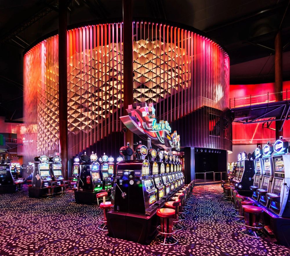Discover Gatineau's Hidden Gems: Casino Lac-Leamy, Hotel & Park.
