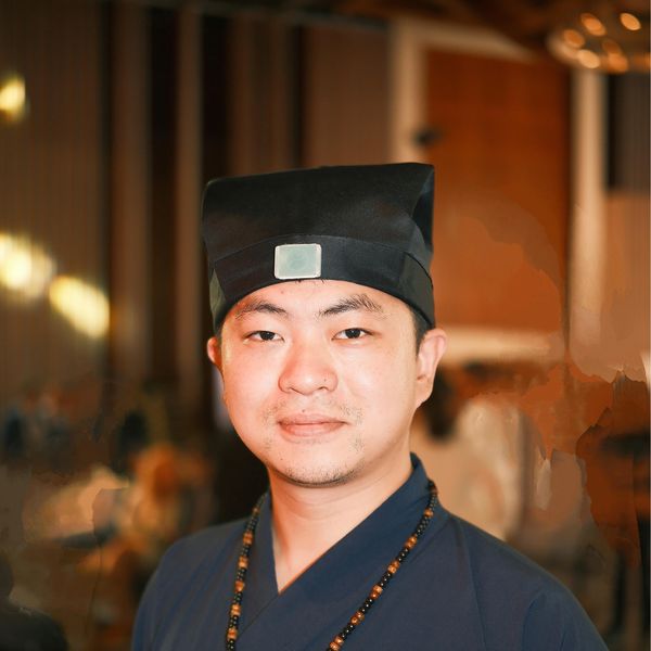 （罗晞文） Luo Xiwen es discípulo de la generación “San” (三) del linaje Zhengyi del Templo del Maestro Ce