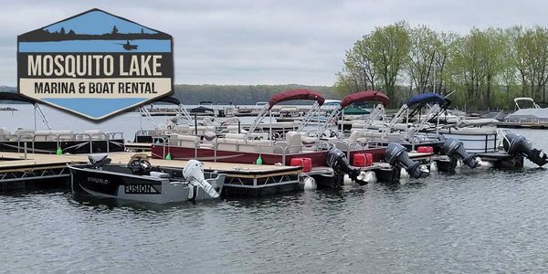 Pontoon Boats on Mosquito Lake near Cleveland and Youngstown Ohio